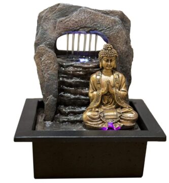 budas suerte sentado en fuente zen decoración hogar